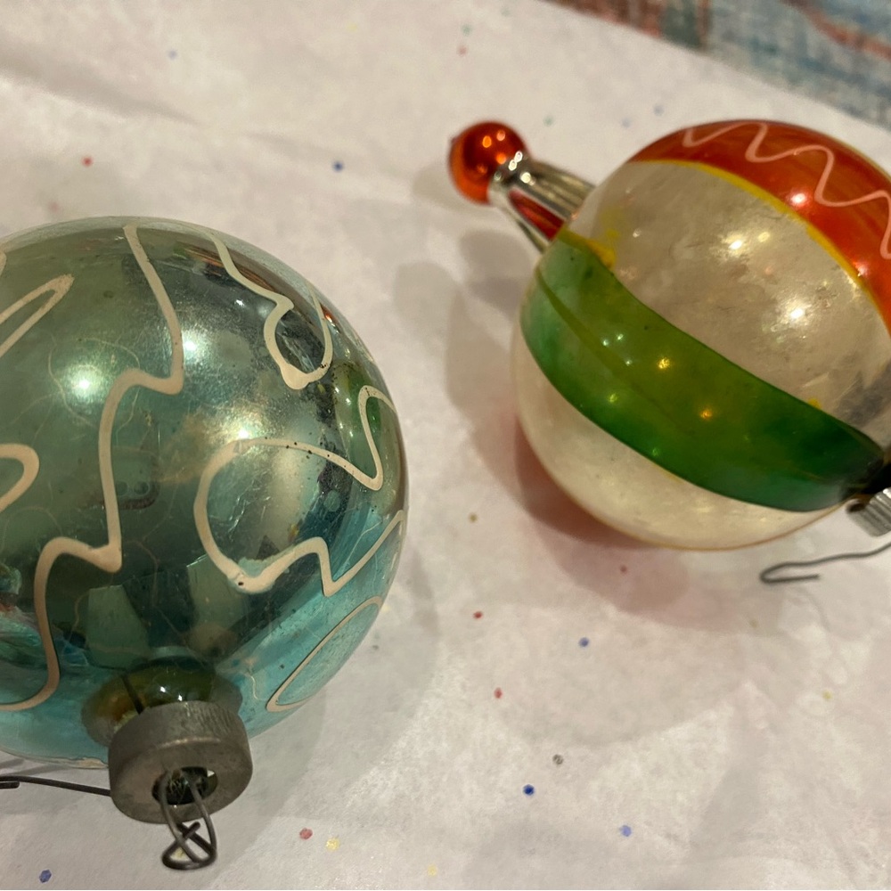 Vtg. Hot Air Balloon/Parachute Christmas Ornaments set of 2 MCM - Picture 10 of 11